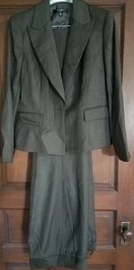 Nine West brown 2 piece suit. Sz 14.